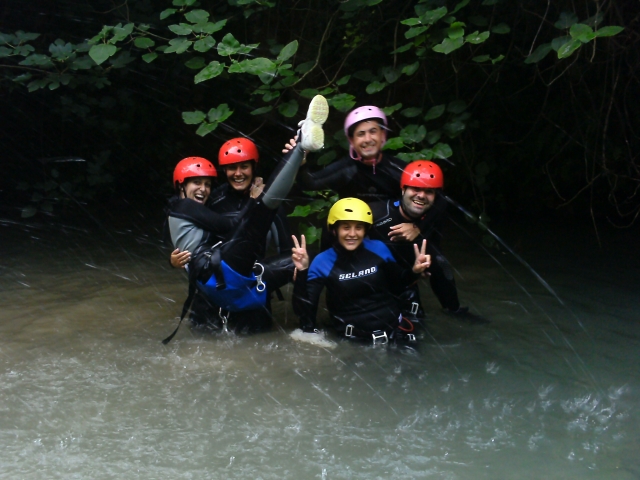 En el rio durante el descenso.JPG